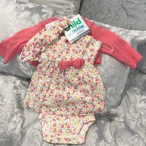 Absolutely beautiful brand new 3 piece set